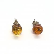 琥珀ピアス