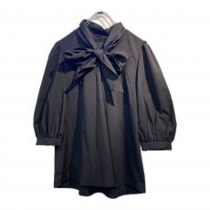 ストロベリーフィールズ/ギャザースリーブボウタイブラウス/参考価格¥14.300/ブラック